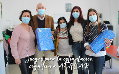 Entrega de juegos para la estimulación cognitiva a AFACAR