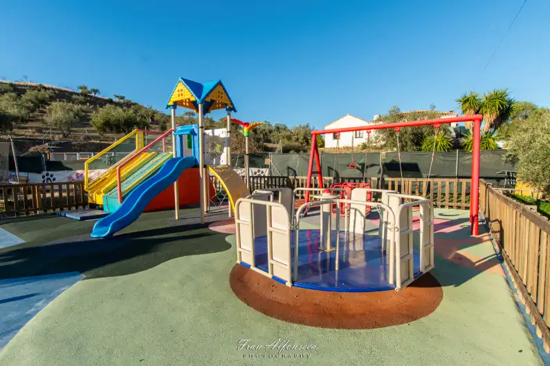 parque infantil inclusivo en Coín