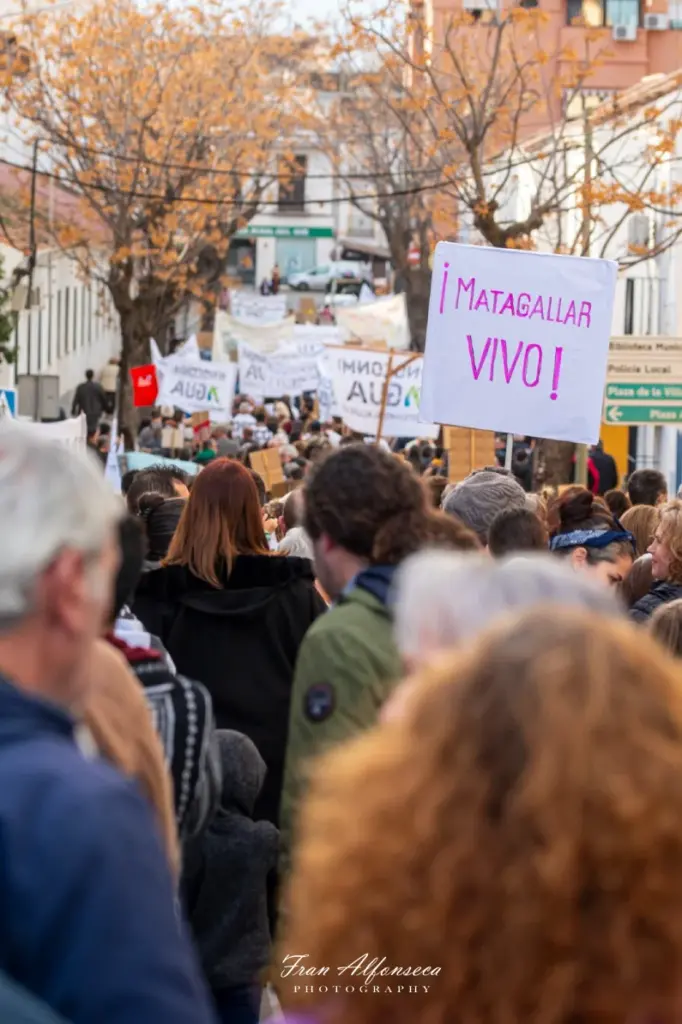 manifestación en defensa del Llano de Matagallar