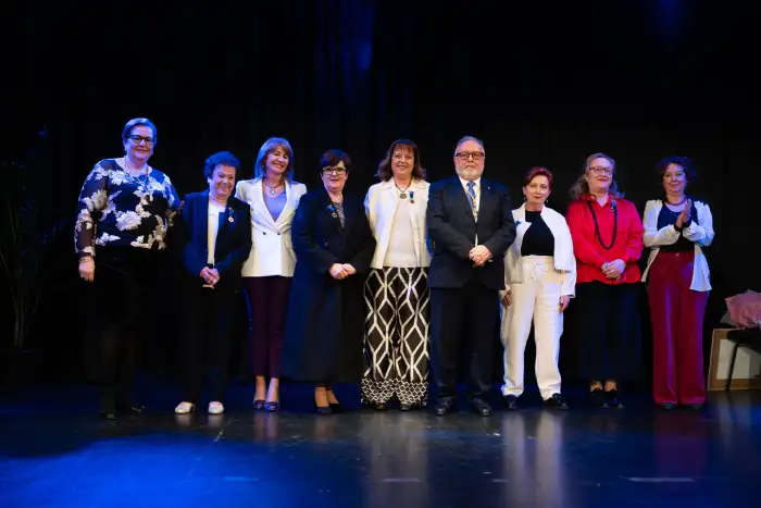 Las Siete Mujeres de Alhaurín de la Torre homenaje medalla oro de la Villa